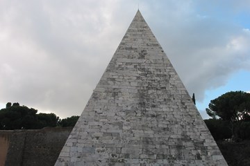 pyramide cestius rome